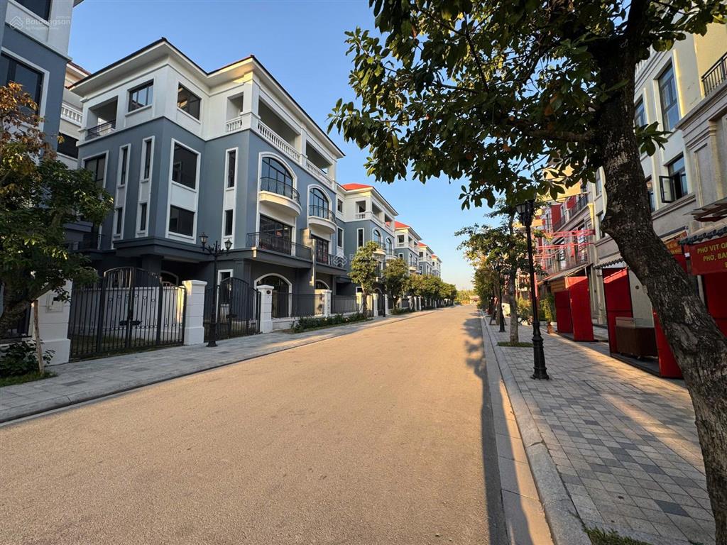 Song lập san hô 8 160m² san hô đối diện hongkong, cửa biển giá 17 tỷ siêu hấp dẫn.  0946 455 ***