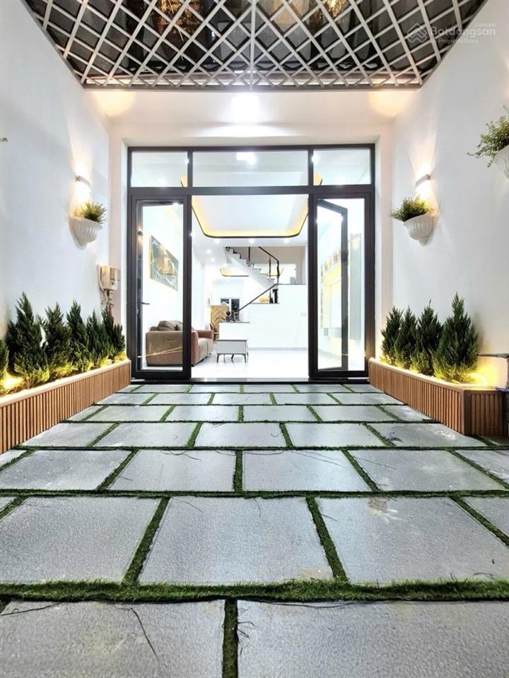 Bán nhà mới đẹp , hẻm xe hơi 4m , quận 7  60m2  7tỷ490.
