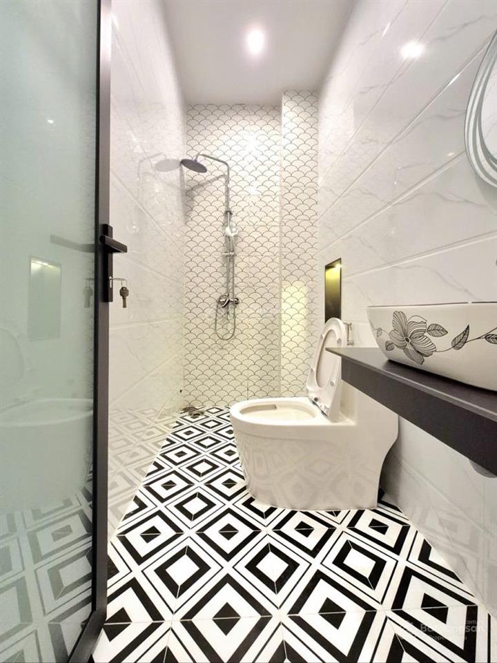 Bán nhà mới đẹp , hẻm xe hơi 4m , quận 7  60m2  7tỷ490.
