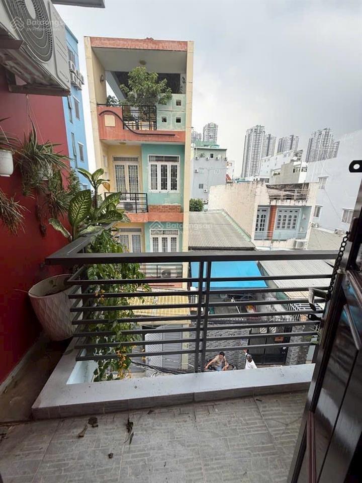 Nguyễn thị thập kế bên him lam  nhà góc 2 mặt hẻm  hẻm 6m xe hơi quay đầu  100m ra mt đường