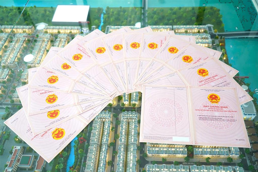 MUA TRƯỚC HẠ TẦNG LÃI SAU CAO TỐC - AGORA CITY chỉ từ 660 Tr/112m2 giao nển & sổ ngay.Vũ