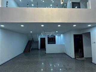 Bán căn hộ penthouse giai việt hoàng anh tạ quang bửu, p5, q8 dt 227m2, 3pn 4wc, giá 8.5 tỷ