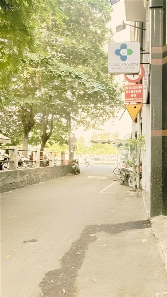 Bán nhà gần võ văn kiệt, q. 1  hẻm xe hơi, kế mt  7.6 tỷ