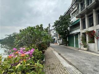 6x15, 5 tầng, nội thất thiết kế riêng, thang máy xịn đường nội bộ 8m mặt sông tân phong quận 7