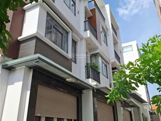 Nhà đẹp 4 tầng, đường võ thị nhờ, hxh tránh ngay vincom quận 7, giá 8.5 tỷ  dt 5x13m