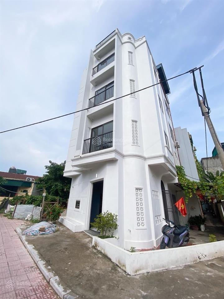 Nhà đẹp kiến hưng ô tô vào nhà. 35m2 giá 6.9 tỷ