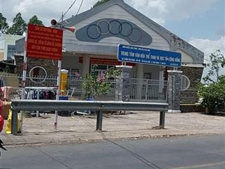 Gần chợ ông bái cầu ông bái. gần trường học và các kho thanh long lớn đường thông 2 hướng đã rào