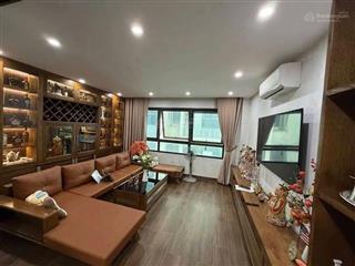 Phố quang trung  hà đông  hn. nhà 5 tầng đẹp lung linh, 6 phòng rộng rãi. cạnh kdt park city