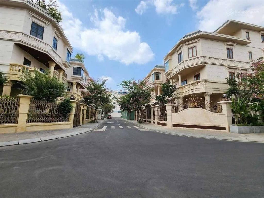 Cần bán một số biệt thự cityland park hills giá tốt nhất.  0985 323 ***