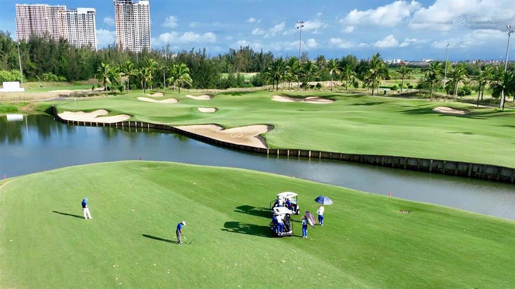 Bán căn hộ biển 3 phòng ngủ, 98m2 ngay sân golf 36 lỗ, đối diện là sheraton đà nẵng