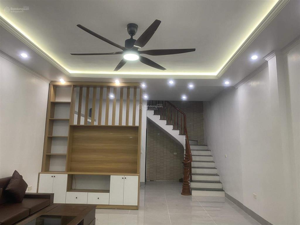 Bán nhà 3 tầng trâu quỳ ngay gần trường nông nghiệp