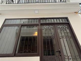 Nhà đẹp long biên  cực hiếm  mới keng 4 tầng  giá chỉ 4.2 tỷ