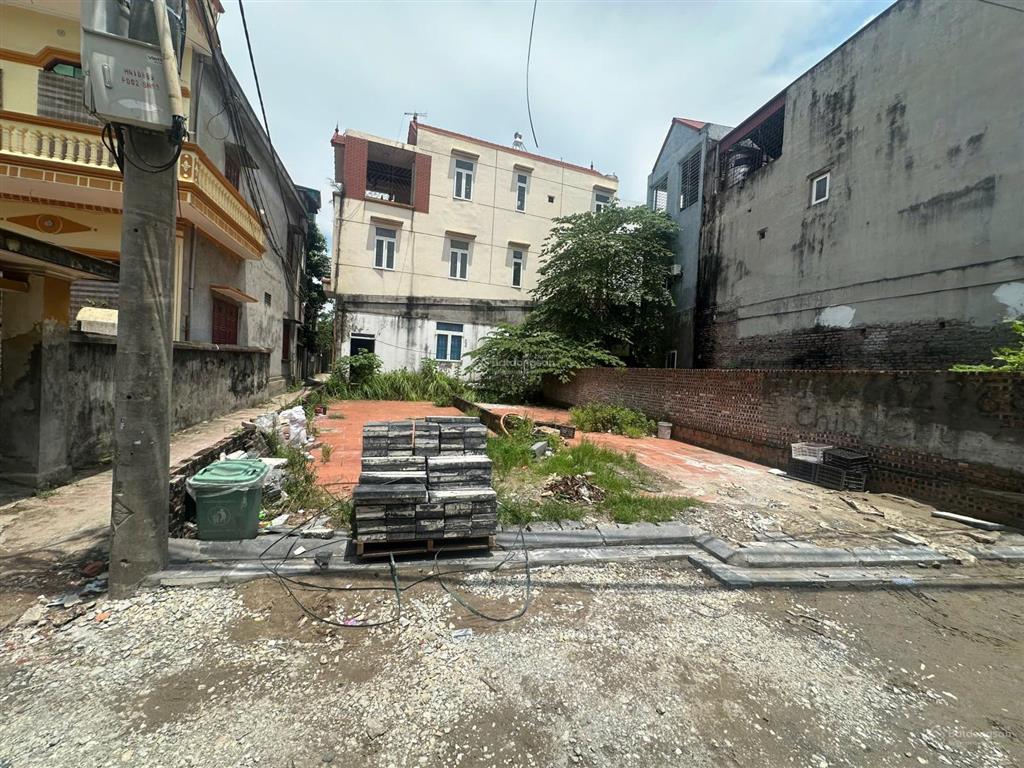 Bán đất lô góc 2 mặt tiền, ô tô tránh,trục chính thôn lê xá đông anh