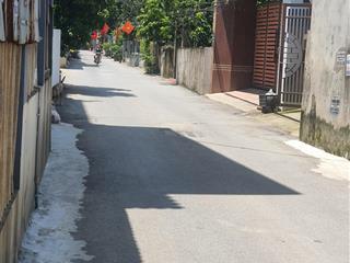 100m2 phun đất ở mặt tiền bằng hậu 5m đường thông rộng. gần trường mầm non cấp 1 cấp 2. dân trí cao