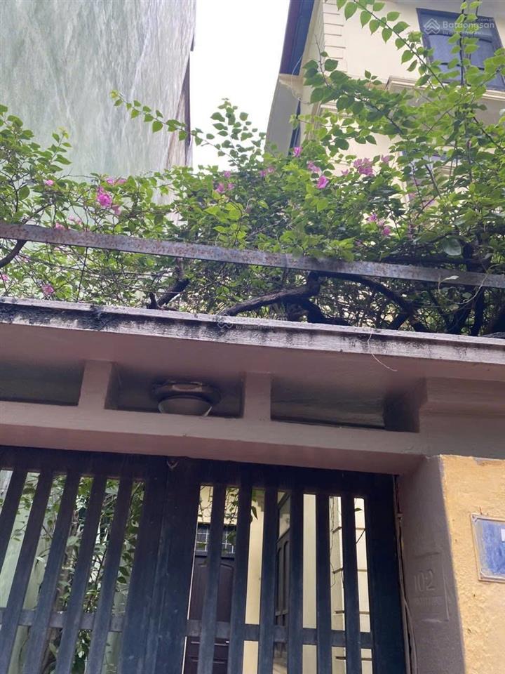 Ngon bổ rẻ.
bán đất tặng nhà ngõ  phố đội cấn  ô tô đỗ cổng.
dt 150m2
mt 7m2 sổ vuông nở hậu