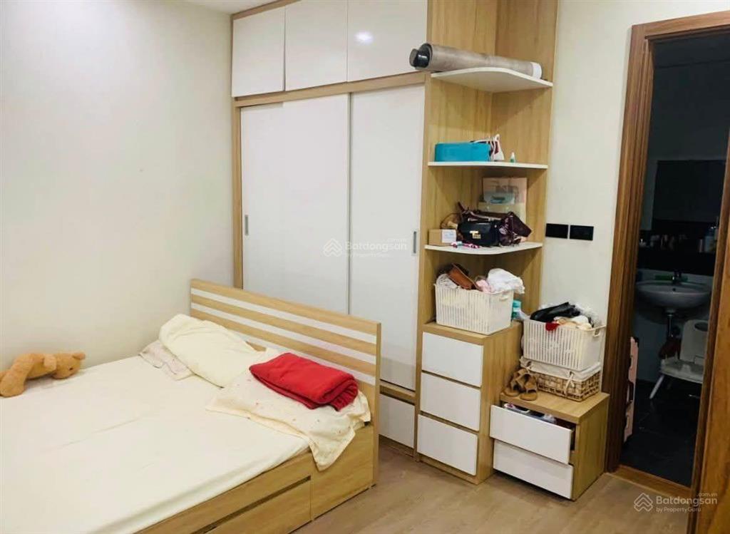 Chuyển về gần chỗ làm cần bán gấp 2n2vs 70m2 cc tht newicty, mặt đường quốc lộ 32 chưa đến 3ty