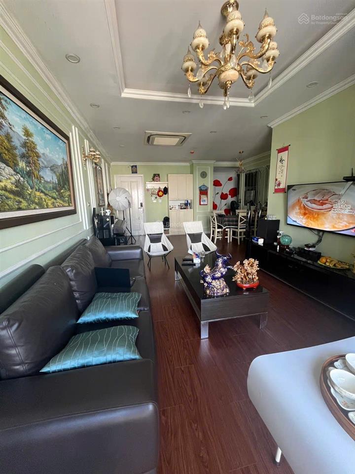 Tôi chủ nhà cần bán căn cc 95m2  3pn + 2wc tầng trung đẹp, nội thất full giá chưa đến 10 tỷ !!!