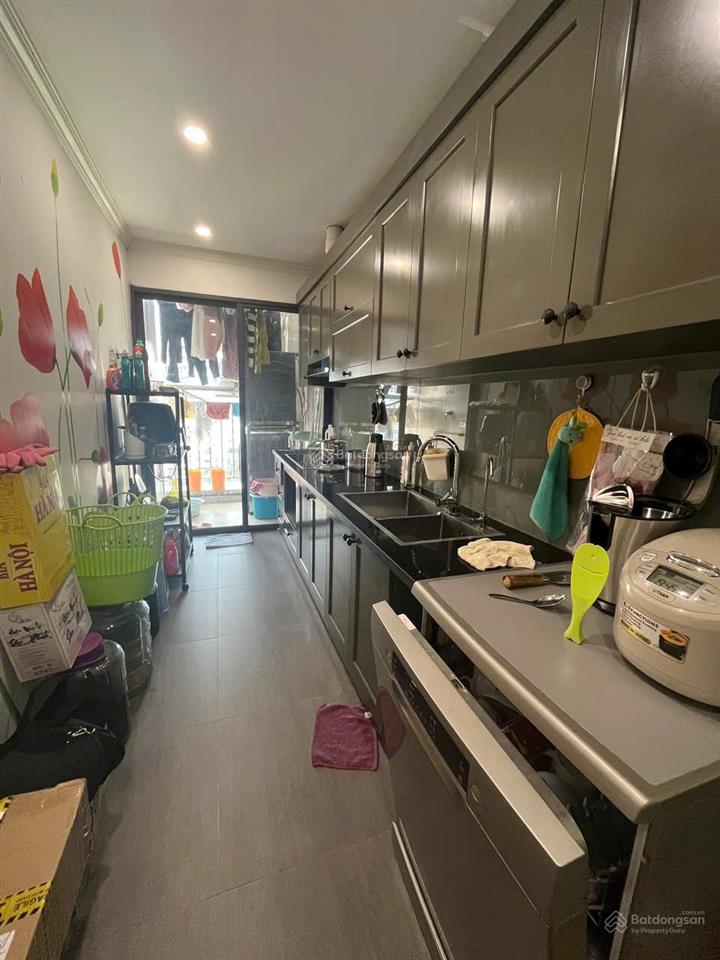 Tôi chủ nhà cần bán căn cc 95m2  3pn + 2wc tầng trung đẹp, nội thất full giá chưa đến 10 tỷ !!!