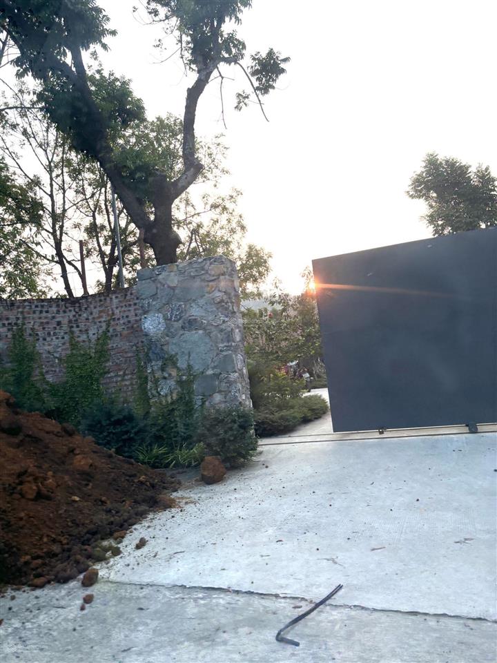 Cần bán 810m gần đhqg, ga metro,... giá chỉ 15tr/m.