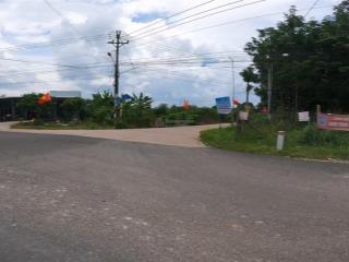 Em cần bán lô 300m2 ngay sau lưng chợ an linh, phú giáo. sát trường,ubnd,..giá bao sổ 650tr
