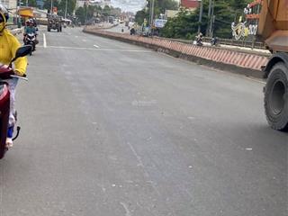 Đất tp. hcm  ngay trung tâm xã tân hiệp 200m2 (100m2 thổ) bao sổ 550 tr, cách dh507 đúng 100m