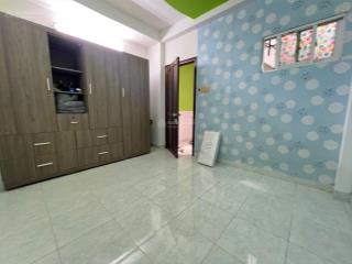 Phú nhuận  4 tầng btct 5pn  vuông vức  nở hậu  dt 40m2  chỉ 7 tỷ.