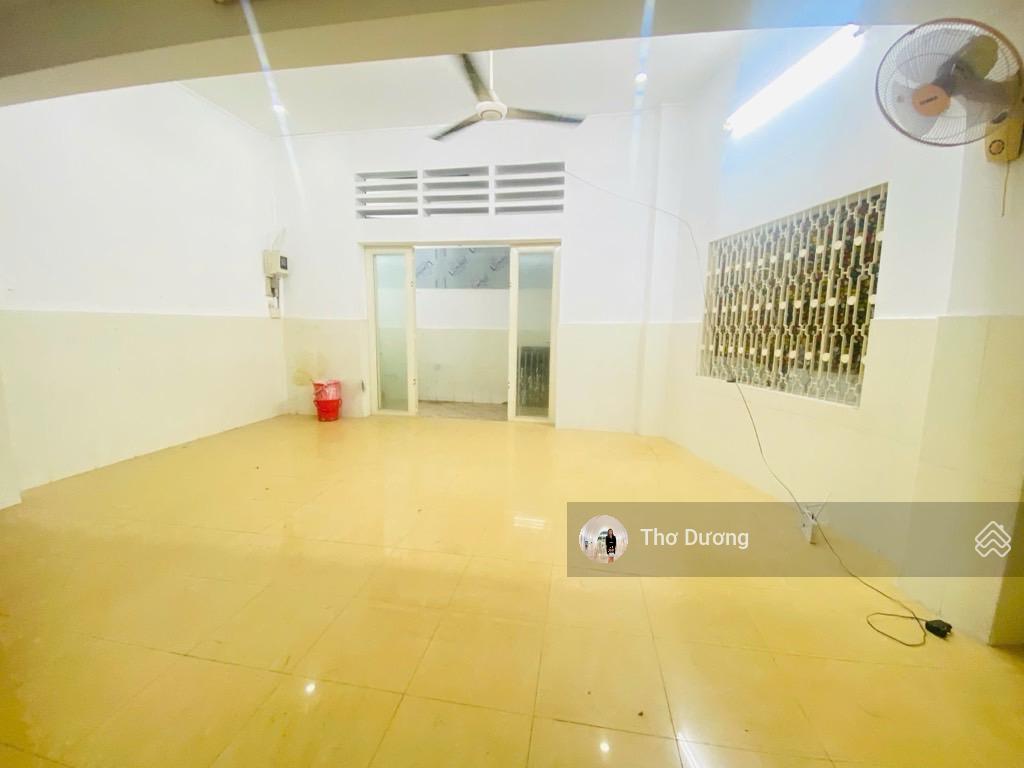 Khu ẩm thực phan xích long, ngang 5.4m x 12m công nhận đủ, giá chỉ 7.x tỷ