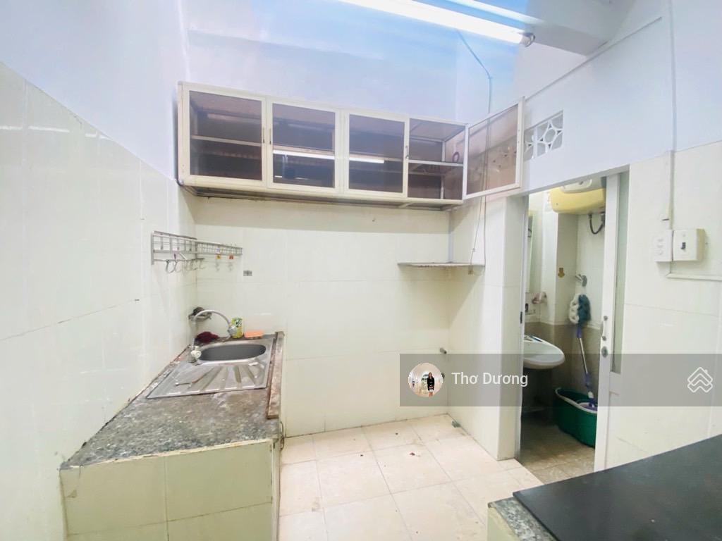 Khu ẩm thực phan xích long, ngang 5.4m x 12m công nhận đủ, giá chỉ 7.x tỷ