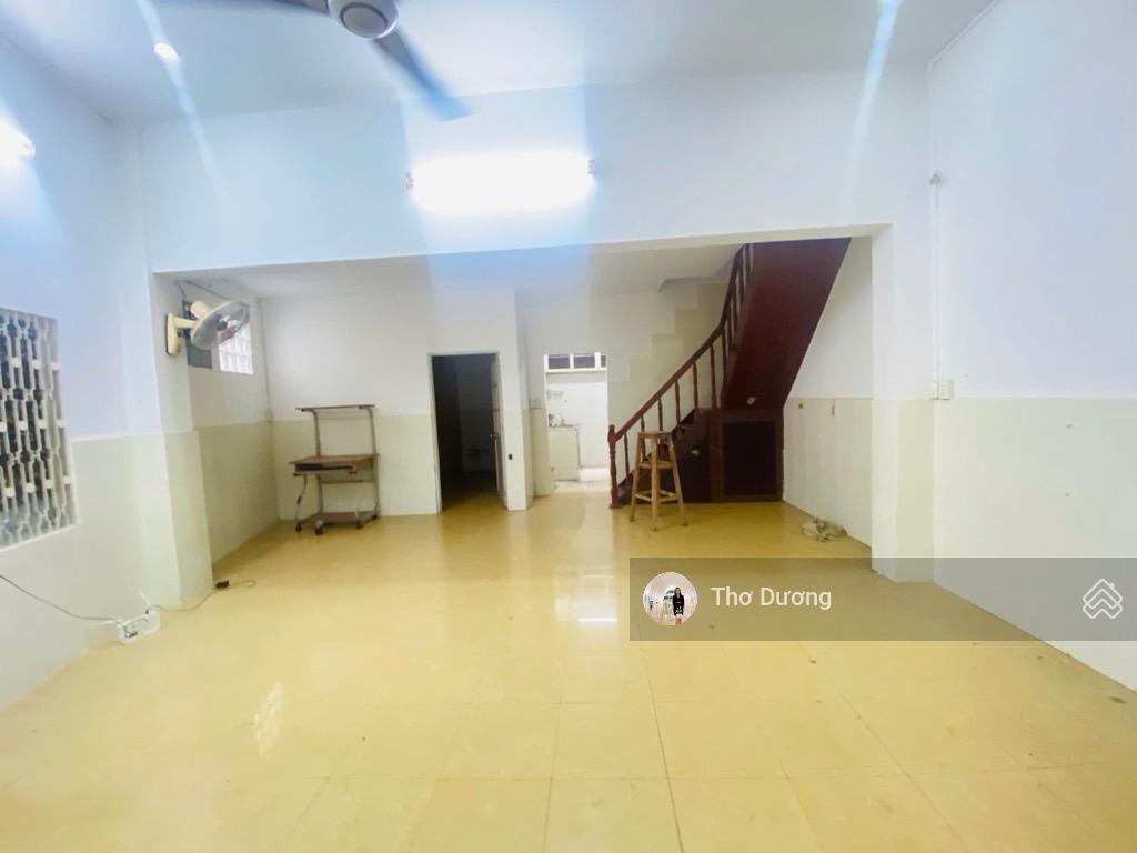 Khu ẩm thực phan xích long, ngang 5.4m x 12m công nhận đủ, giá chỉ 7.x tỷ