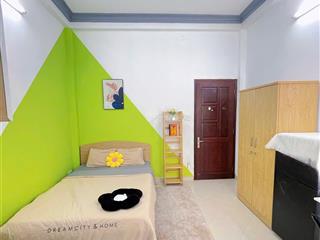 Thuê ngay căn hộ nguyễn kiệm full nội thất ban công gần sân bay tsn giáp q.bthanh