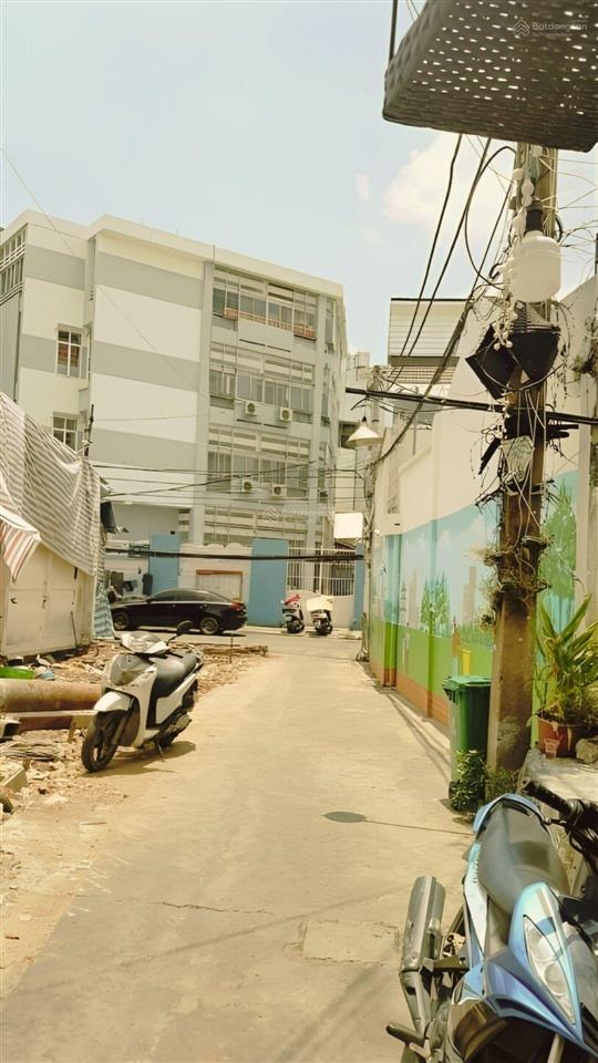 Quận 1 = nguyễn trãi  kế bên bộ công an  ngang 4m sổ vuông  9.99 t ỉ