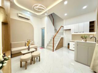 Nguyễn trọng tuyển  22m²  3 tầng  5.9 tỷ  bán gấp xuất cảnh