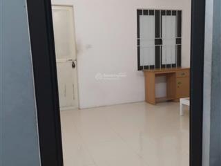 Chính chủ cho thuê nhà 2 tầng riêng biệt.