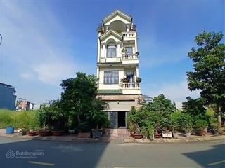 Bán nhà phố 5 tầng  thang máy đức tại kdc phú hồng thịnh 9, dĩ an  dt 101m2  giá 8.2 tỷ