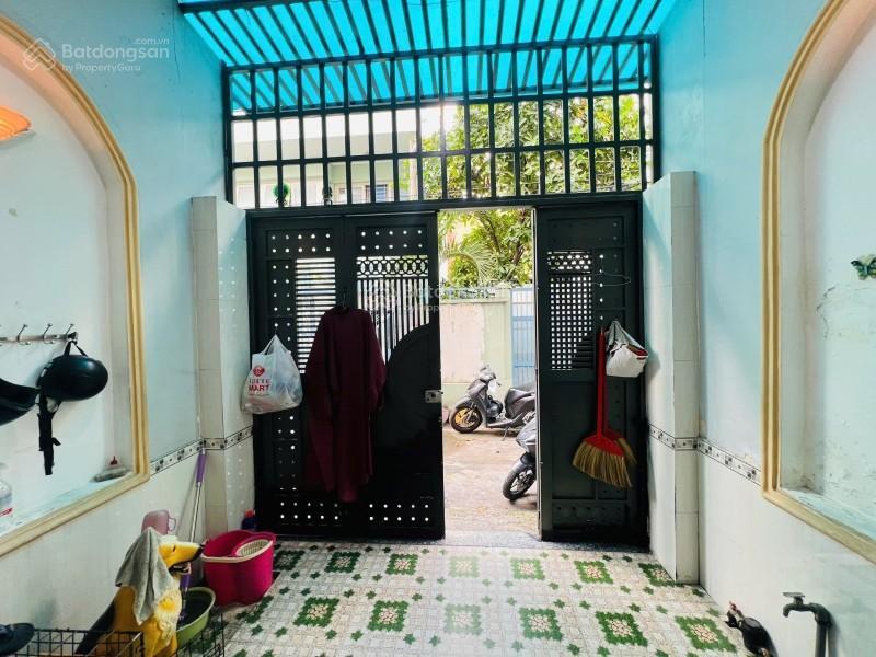 Nhà 3 tầng ở ngay  hẻm 109 đường dương đình hội, phường phước long b, q9  dt 56m2  5 tỷ