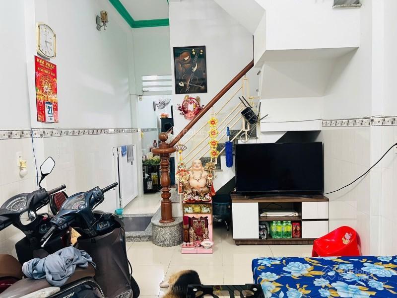 Nhà 3 tầng ở ngay  hẻm 109 đường dương đình hội, phường phước long b, q9  dt 56m2  5 tỷ