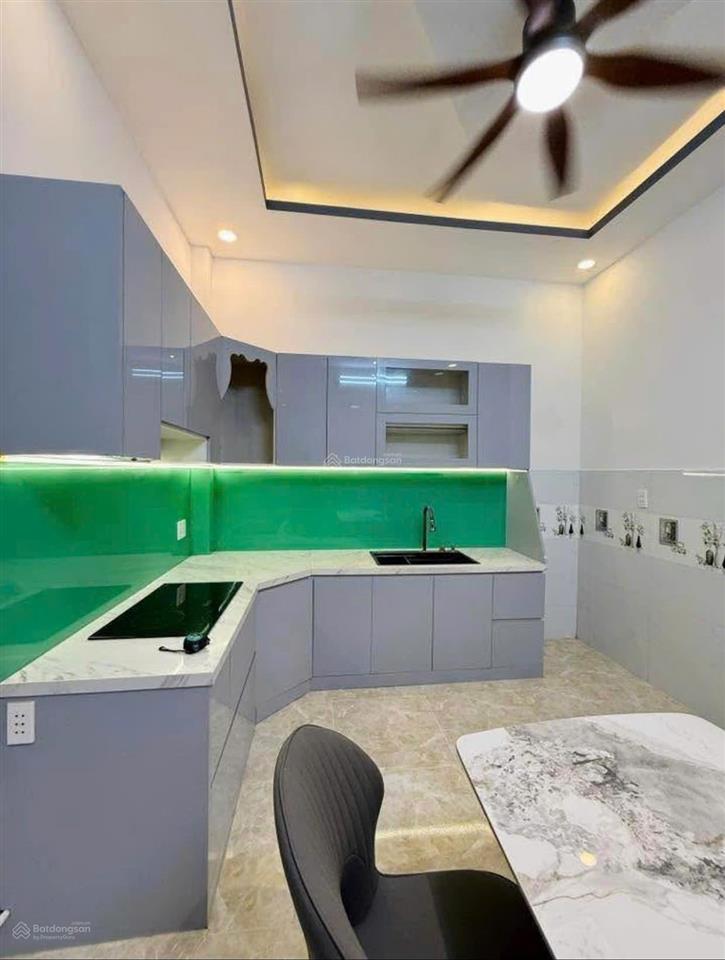 Chủ gửi bán nhà 3pn, hẻm 3 tháng 2, p7, q10, (59m²), gần vòng xoay lý thường kiệt