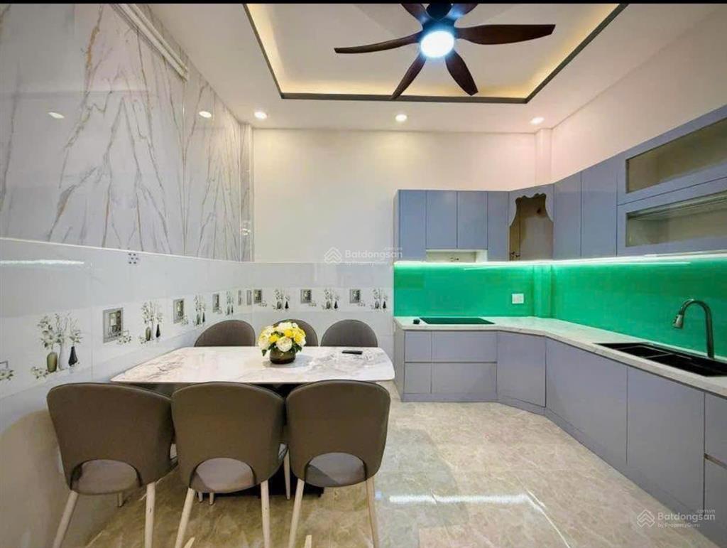 Chủ gửi bán nhà 3pn, hẻm 3 tháng 2, p7, q10, (59m²), gần vòng xoay lý thường kiệt