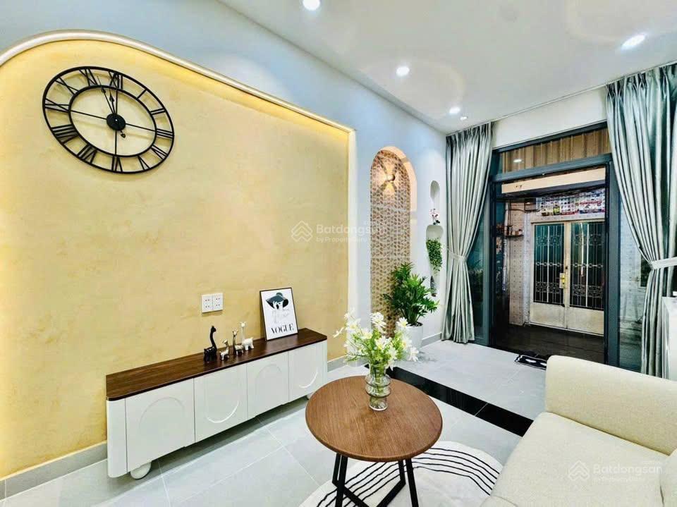 Sang nhượng gấp nhà hẻm nguyễn cửu vân, p. 17, bình thạnh, (66m2), sổ hồng riêng, hẻm 5m