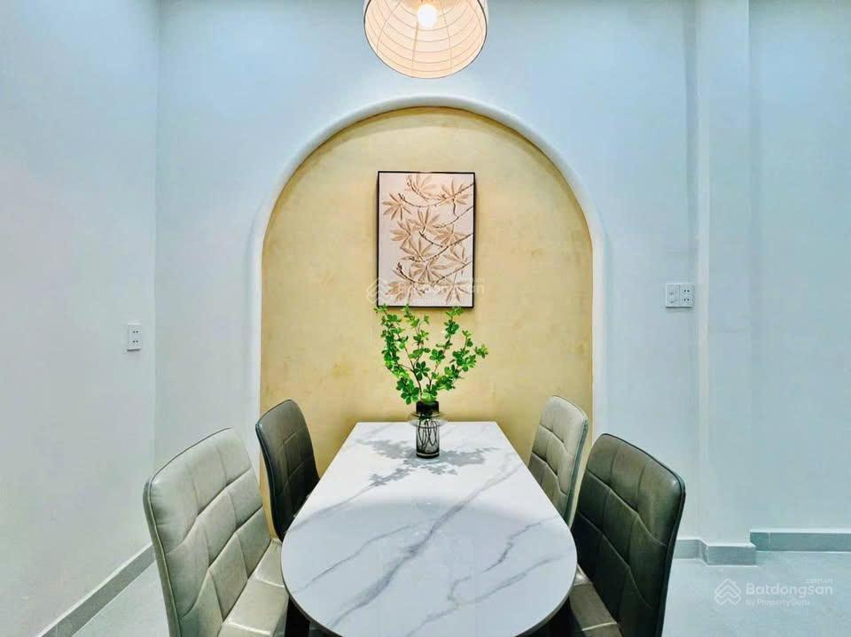 Sang nhượng gấp nhà hẻm nguyễn cửu vân, p. 17, bình thạnh, (66m2), sổ hồng riêng, hẻm 5m