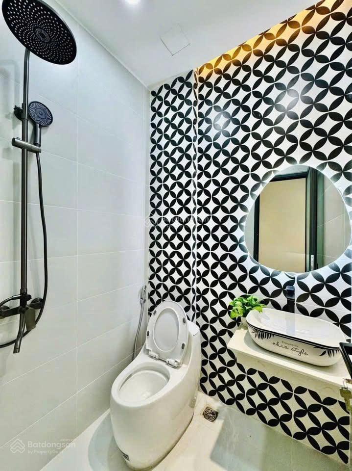 Sang nhượng gấp nhà hẻm nguyễn cửu vân, p. 17, bình thạnh, (66m2), sổ hồng riêng, hẻm 5m