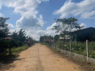 Bán đất mặt tiền lê quang đạo, thống nhất, buôn hồ, đắk lắk, 270 triệu, 100m2. ngang 6m