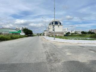 Bán nền biệt thự,vị trí đẹp kdc phú nhuận (quận 9) 120m2,giá 3tỷ8 gần kđt lakeview chỉ 2,6km, shr