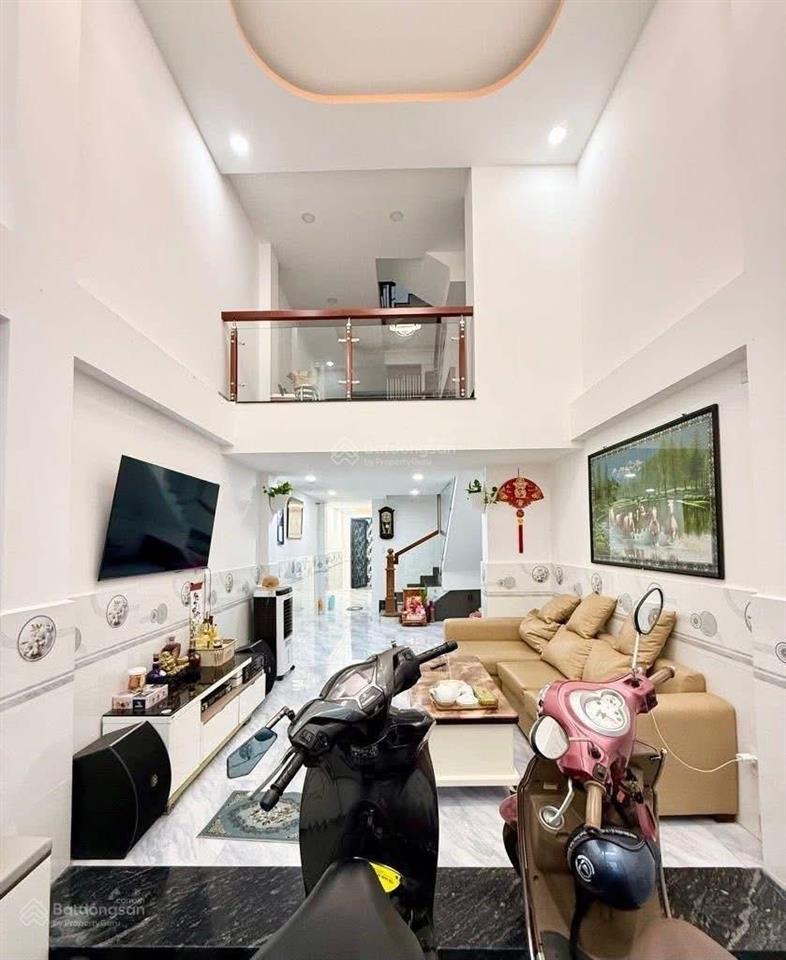 Nhà đẹp giá tốt ngay trường thạch quận 9 , gần trường đh hutech , thích hợp về ở hoặc cho thuê trọ