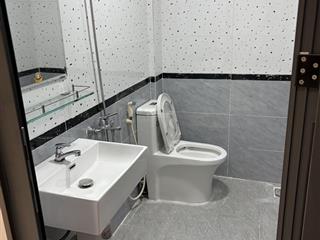 Cần bán căn hộ chung cư lầu 3, sát quận 1  chung cư thanh niên