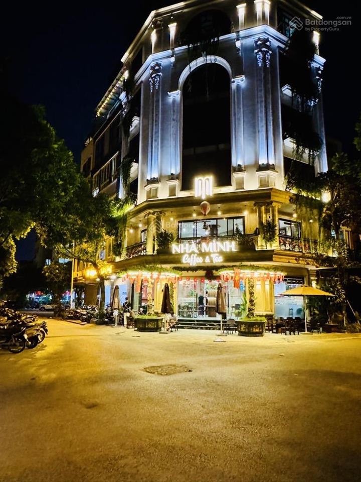 Bán nhà siêu vip yên xá
giá10,6tỷ
dt35m2, nhà 5tầng phân lô bàn cờ  ô tô tải tránh nhau