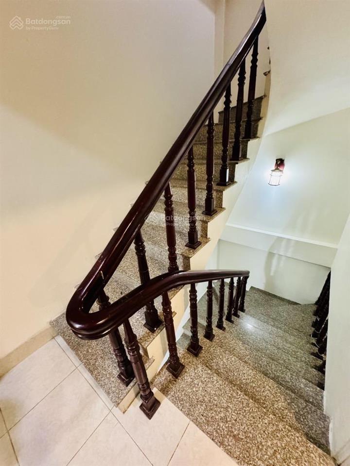 Bán nhà siêu vip yên xá
giá10,6tỷ
dt35m2, nhà 5tầng phân lô bàn cờ  ô tô tải tránh nhau