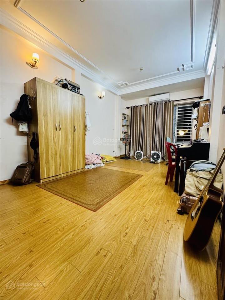 Bán nhà siêu vip yên xá
giá10,6tỷ
dt35m2, nhà 5tầng phân lô bàn cờ  ô tô tải tránh nhau