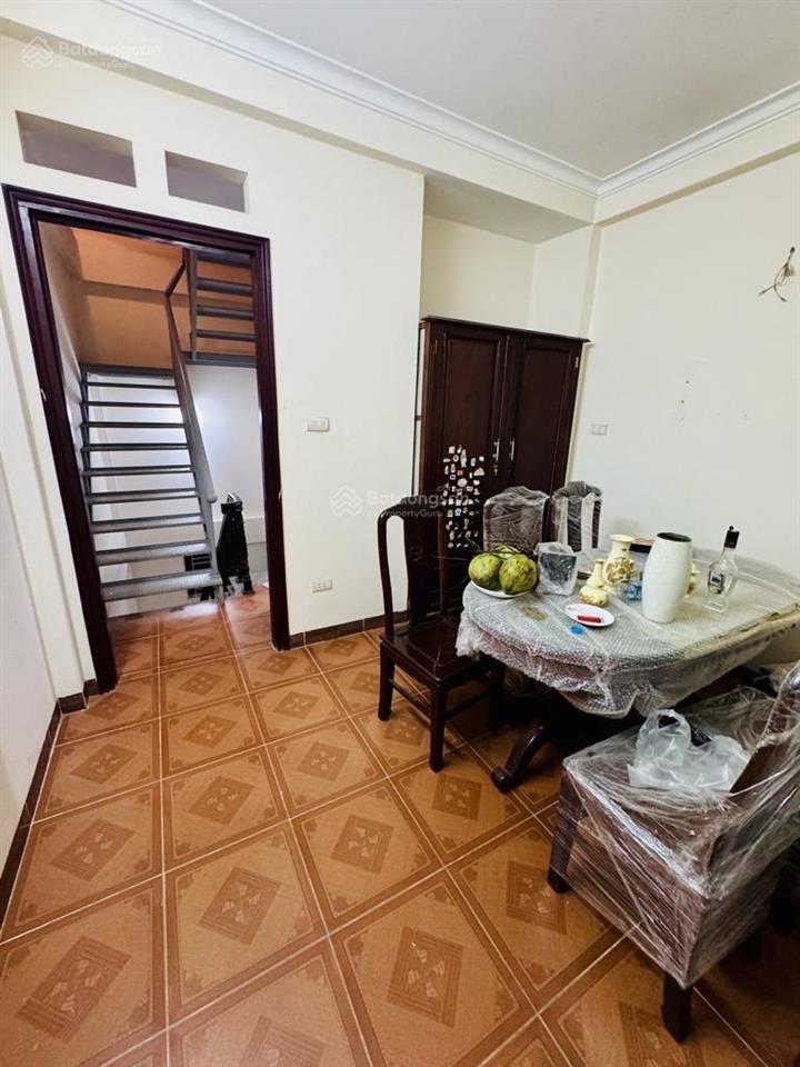 Bán nhà siêu vip yên xá
giá10,6tỷ
dt35m2, nhà 5tầng phân lô bàn cờ  ô tô tải tránh nhau