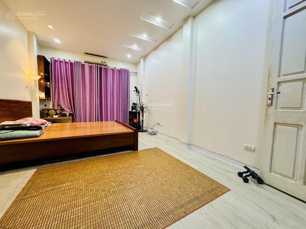 Bán nhà siêu vip yên xá
giá10,6tỷ
dt35m2, nhà 5tầng phân lô bàn cờ  ô tô tải tránh nhau